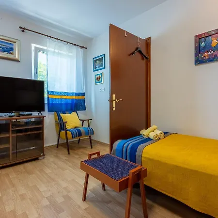 Mediterranes Mit Meerblick, Aussendusche, Liegen, Grill, Waschmaschine - Haustiere Erlaubt * Grižane