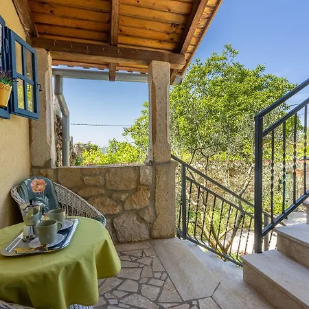 Mediterranes Mit Meerblick, Aussendusche, Liegen, Grill, Waschmaschine - Haustiere Erlaubt Grižane