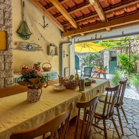 Mediterranes Mit Meerblick, Aussendusche, Liegen, Grill, Waschmaschine - Haustiere Erlaubt
