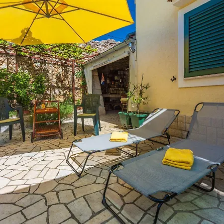 Casa de Férias Mediterranes Mit Meerblick, Aussendusche, Liegen, Grill, Waschmaschine - Haustiere Erlaubt Grižane