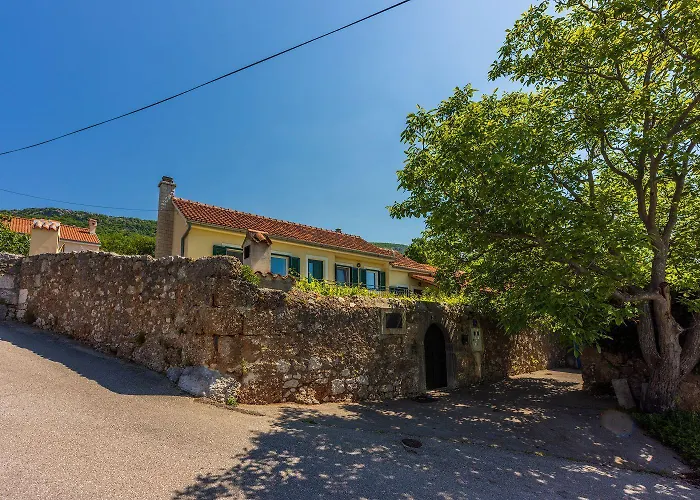 Mediterranes Mit Meerblick, Aussendusche, Liegen, Grill, Waschmaschine - Haustiere Erlaubt * Grižane