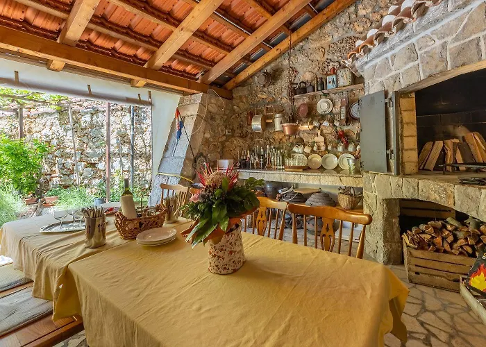 Mediterranes Mit Meerblick, Aussendusche, Liegen, Grill, Waschmaschine - Haustiere Erlaubt