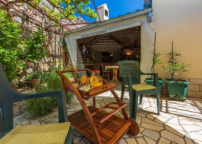 Mediterranes Mit Meerblick, Aussendusche, Liegen, Grill, Waschmaschine - Haustiere Erlaubt * Grižane