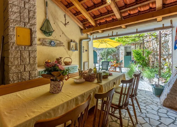 Mediterranes Mit Meerblick, Aussendusche, Liegen, Grill, Waschmaschine - Haustiere Erlaubt