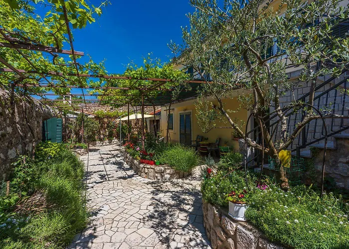 Mediterranes Mit Meerblick, Aussendusche, Liegen, Grill, Waschmaschine - Haustiere Erlaubt *
