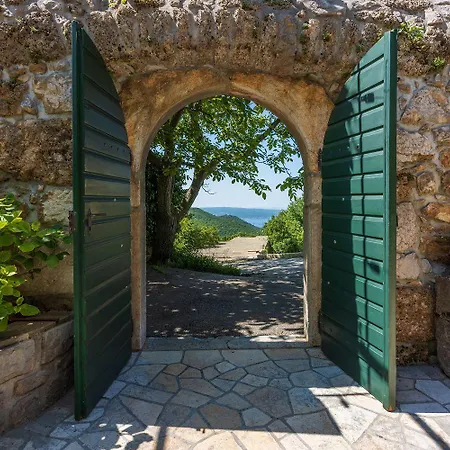 Mediterranes Mit Meerblick, Aussendusche, Liegen, Grill, Waschmaschine - Haustiere Erlaubt Grižane