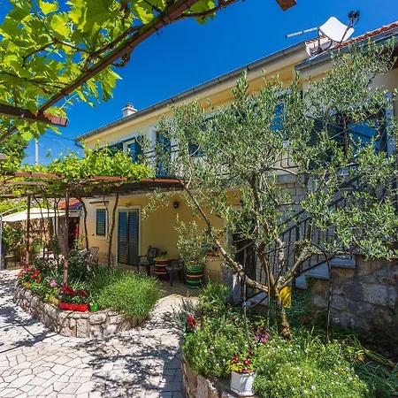 Mediterranes Mit Meerblick, Aussendusche, Liegen, Grill, Waschmaschine - Haustiere Erlaubt Grižane