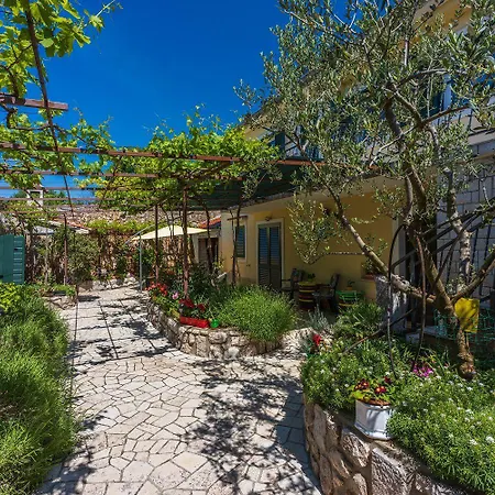 Mediterranes Mit Meerblick, Aussendusche, Liegen, Grill, Waschmaschine - Haustiere Erlaubt *