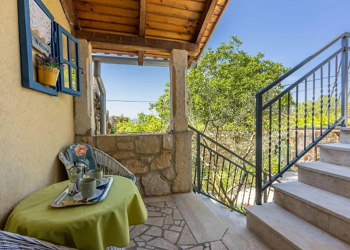 Mediterranes Mit Meerblick, Aussendusche, Liegen, Grill, Waschmaschine - Haustiere Erlaubt Grižane