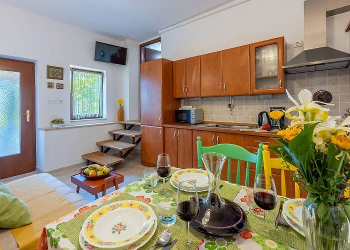 Mediterranes Mit Meerblick, Aussendusche, Liegen, Grill, Waschmaschine - Haustiere Erlaubt Casa de Férias Grižane